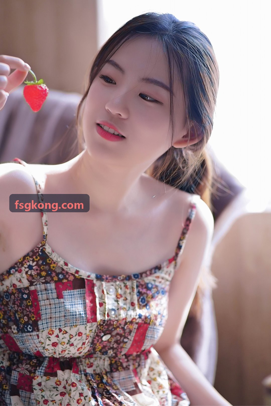 旧房柜体翻新后的窄厨房橱柜定制